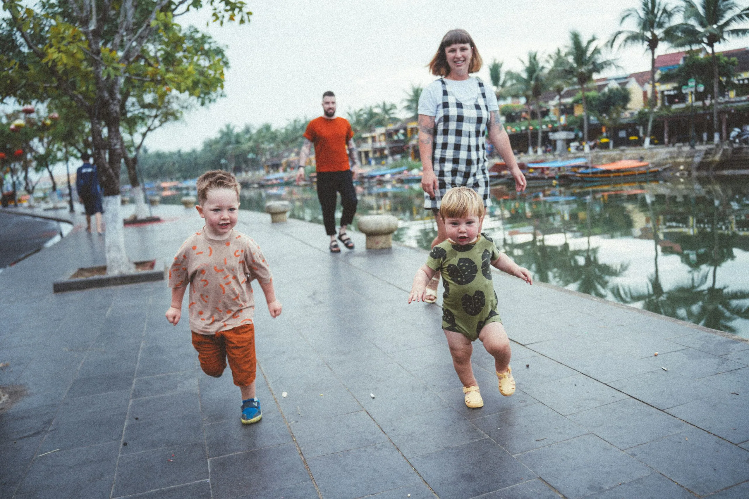 Family Travel - Photo By Hoi An - Unsplash