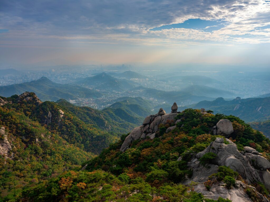 elliot-gouy-g4aiRlZEDWA-unsplash-1024x768 Seoul 5-Day Itinerary: Hanoks, Mountain Trails and Street Food Beyond the Hype