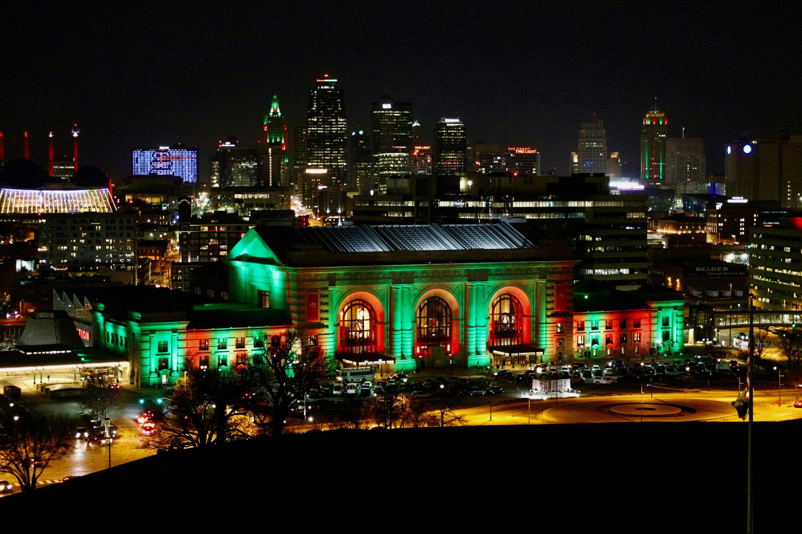 Kansas City, MO, USA. Photo By Darren Hibbs - Unsplash - Traveneur.com