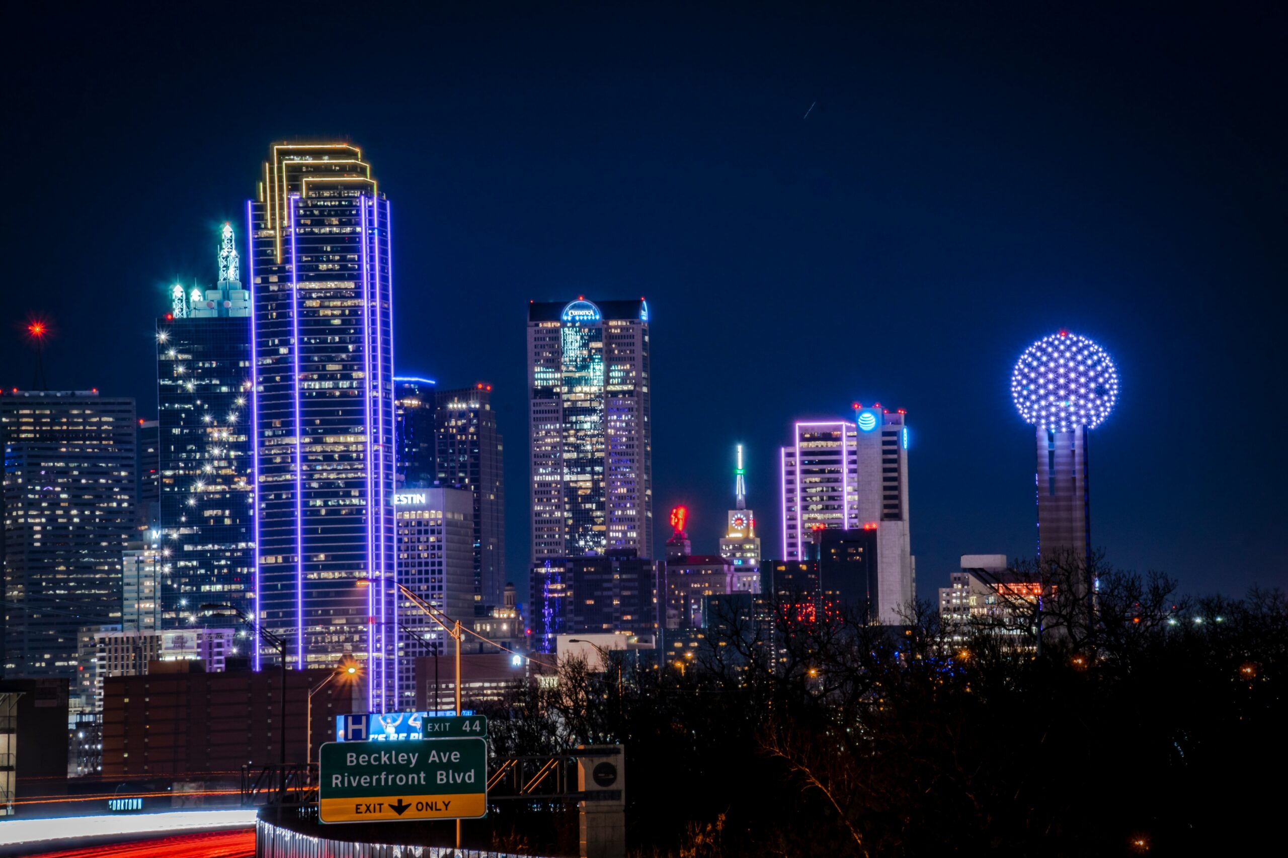 Dallas, TX, USA - Photo By Gabriel Tovar - Unsplash - Traveneur.com
